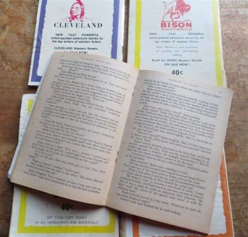 5 x Western Softcover/Magazine books - 1 Bid for All