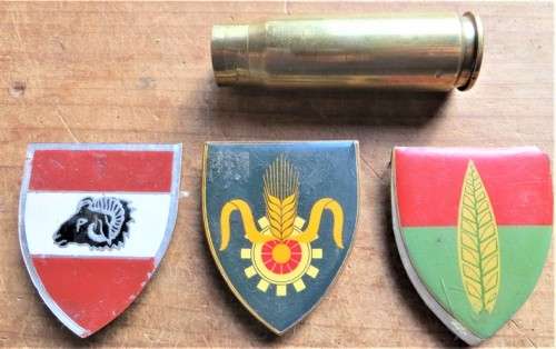 3 x Shoulder Flashes + Large Calibre Shell - 1 Bid for all