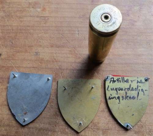 3 x Shoulder Flashes + Large Calibre Shell - 1 Bid for all