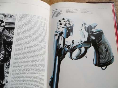 The Complete Handgun - 1300 to Present - Hogg & Batchelor