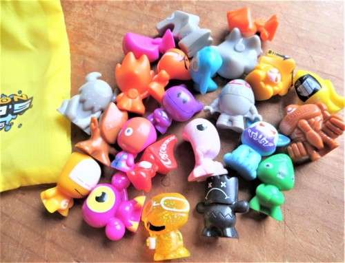 GoGo`s Crazy Bones Collection in Collectors Pouch