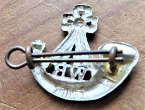 WR Light Infantry Cap Badge - Bright Silver Metal Type Lugs Intact