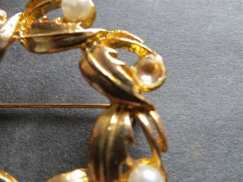 Vintage Costume jewellery Brooch - see pics - 1 `Pearly`missing