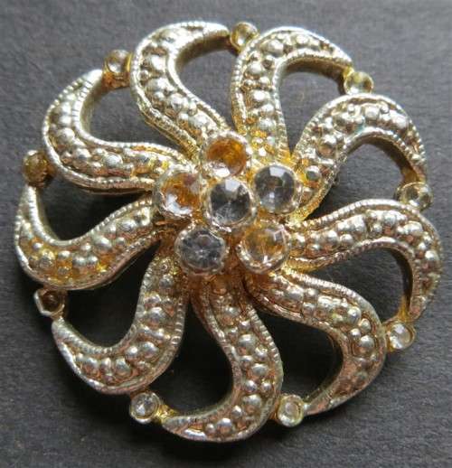 Vintage Costume jewellery Brooch - see pics - 3 stones missing