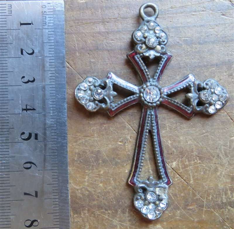 Large Vintage 78mm Costume jewellery Cross Pendant - see pics