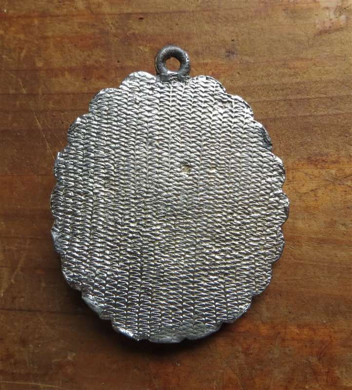 Large Vintage Tourist Souvenire Egyptian Pendant - see pics