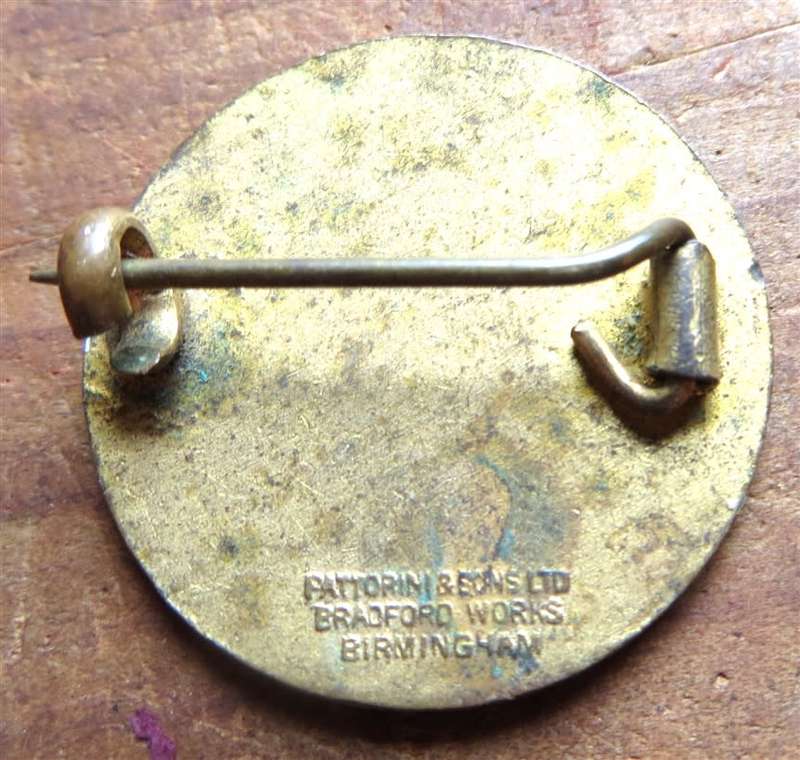WW2 NATAL Womens Institute for Home and Country Enamelled Badge