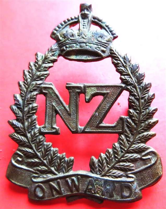 New Zealand 2nd Expeditionary Force Cap Badge WW2**Scarce**