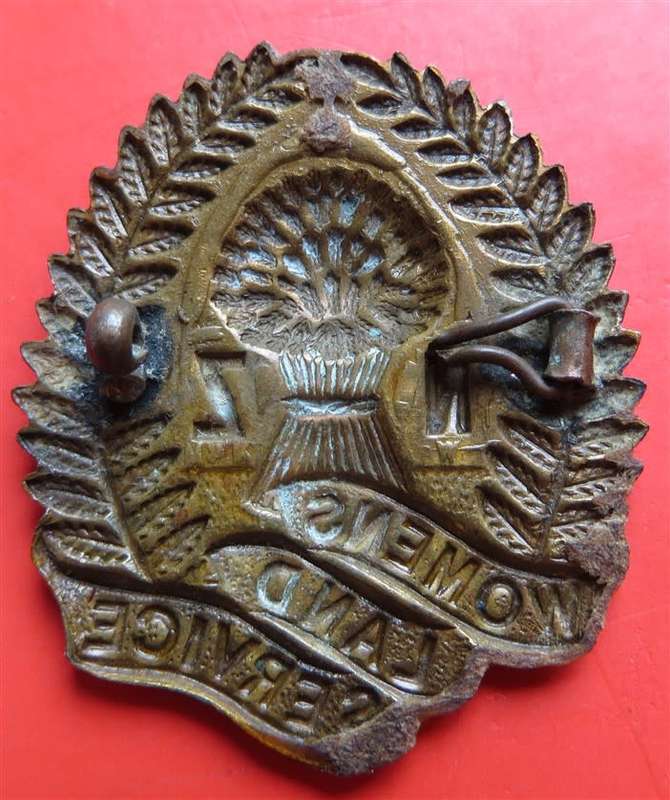 New Zealand Women Land Service badge **Scarce**
