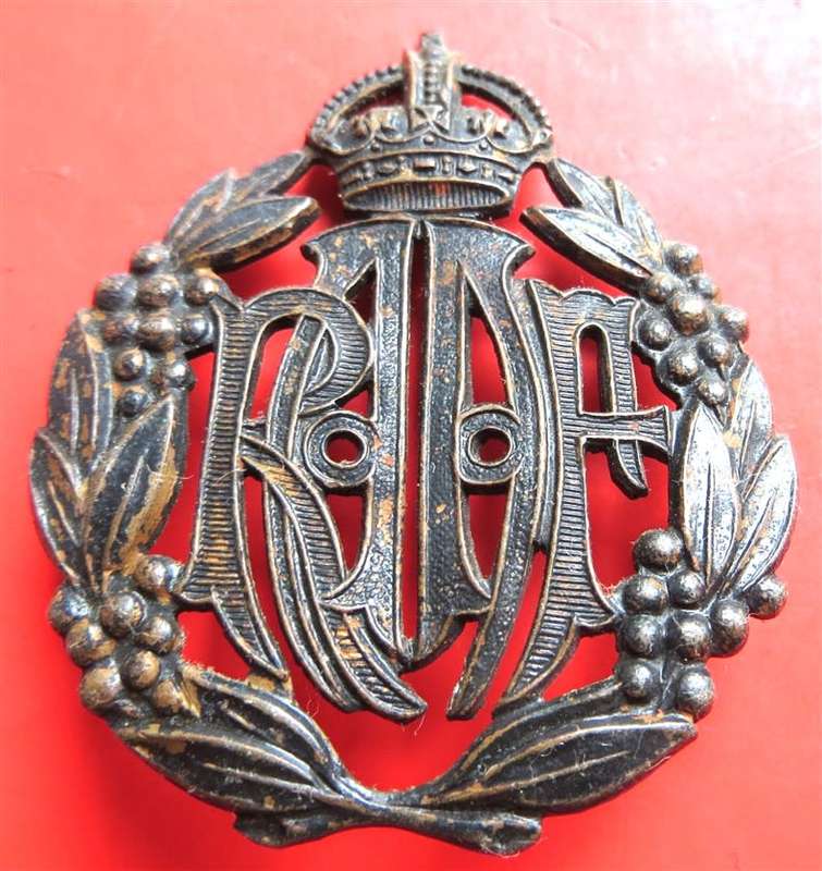 Royal Australian Airforce Cap Badge ***Scarce***