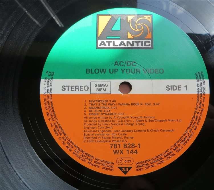 ACDC Vintage Vinyl LP Blow up your video - Heatseeker