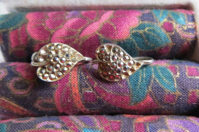 Vintage 1948 Dawu Joe Calafato costume Earrings