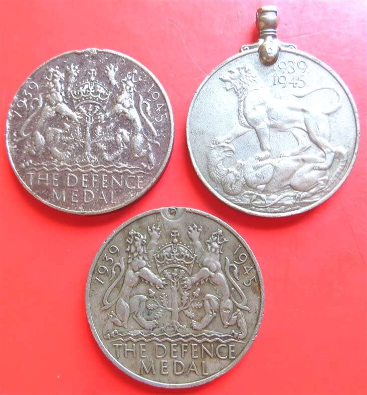 3 x WW2 Unnamed Full Size Defence Medals - 1 Bid