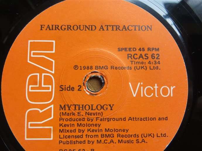 Fairground Attraction 7 Single vinyl - Untested As Is