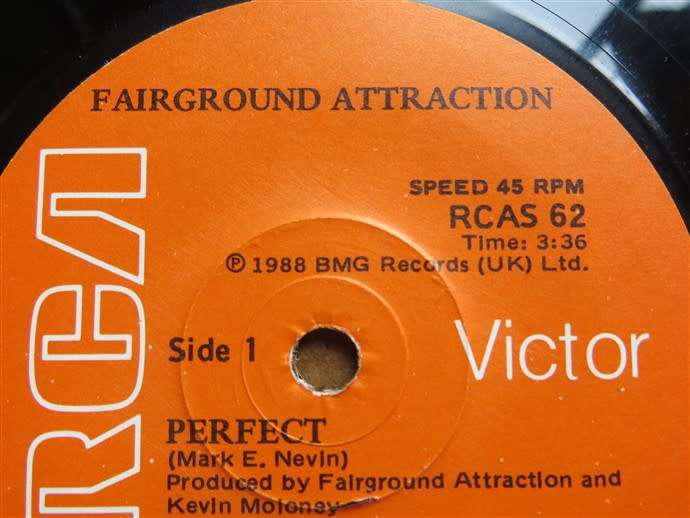 Fairground Attraction 7 Single vinyl - Untested As Is