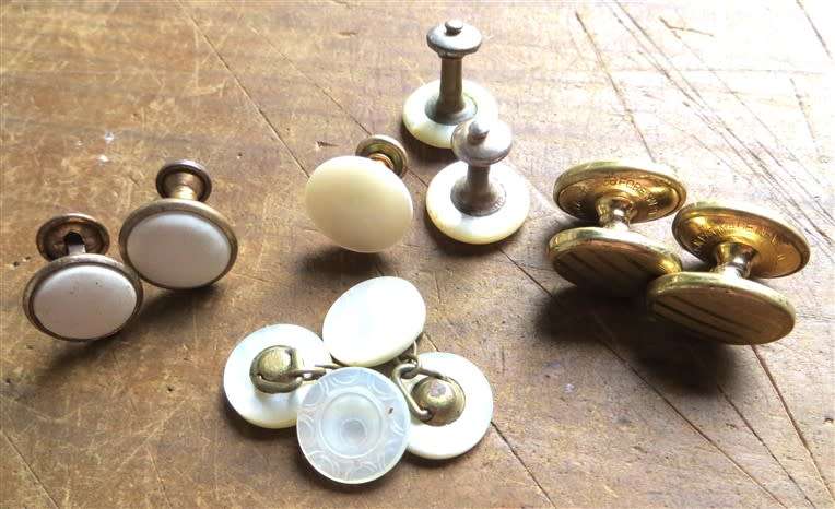 4 x pairs pin bades  - 1 Bid