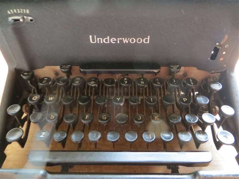Vintage Underwood Typewriter - circa 1940's  - Made in USA - Untested - sold As is