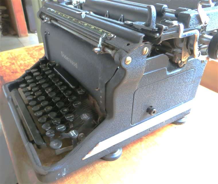 Vintage Underwood Typewriter - circa 1940's  - Made in USA - Untested - sold As is