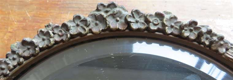 Antique Ornate frame Round bevelled mirror -270mm Diameter frame
