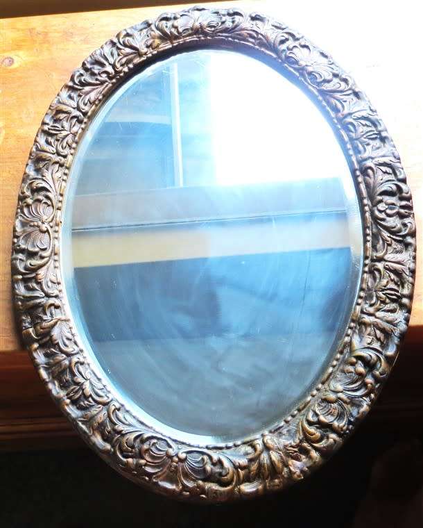 Vintage Oval Ornate frame & bevelled mirror - total size 430mm(w) x 580mm(h)