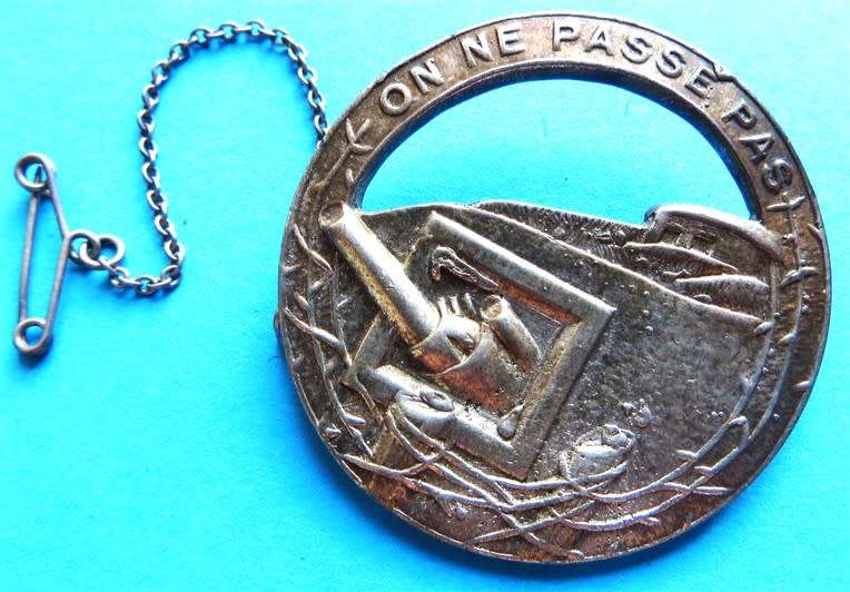 SCARCE - French Maginot Line Lapel Badge