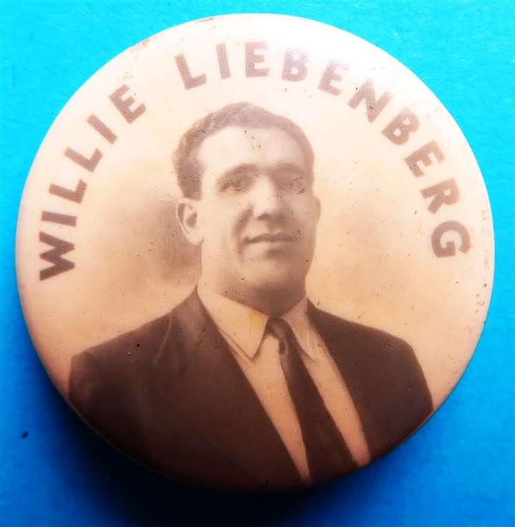 1950 Vintage SA Wrestling Champion Badge - Willie Liebenberg