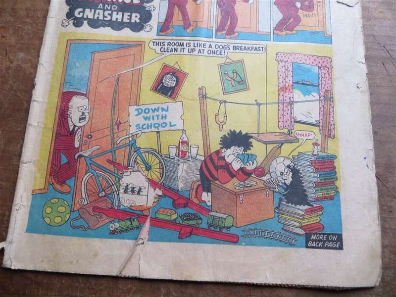 4 x Picture Paper Comics 1 Bid
