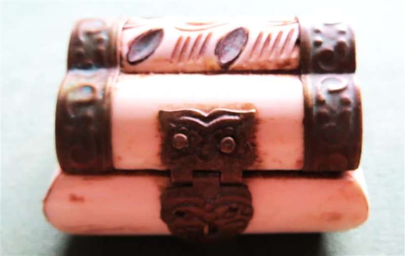Vintage / Antique Asian Small Trinket/Jewellery Box - Ornate