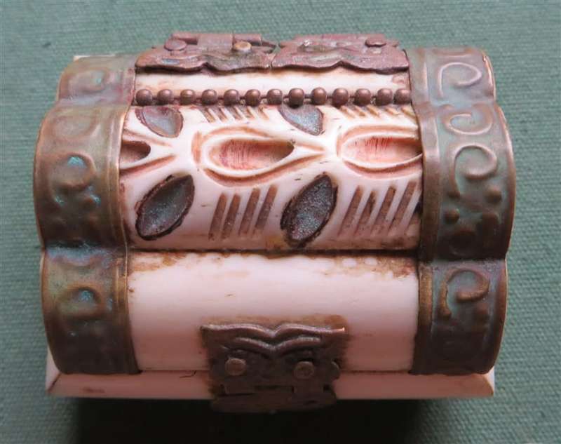 Vintage / Antique Asian Small Trinket/Jewellery Box - Ornate