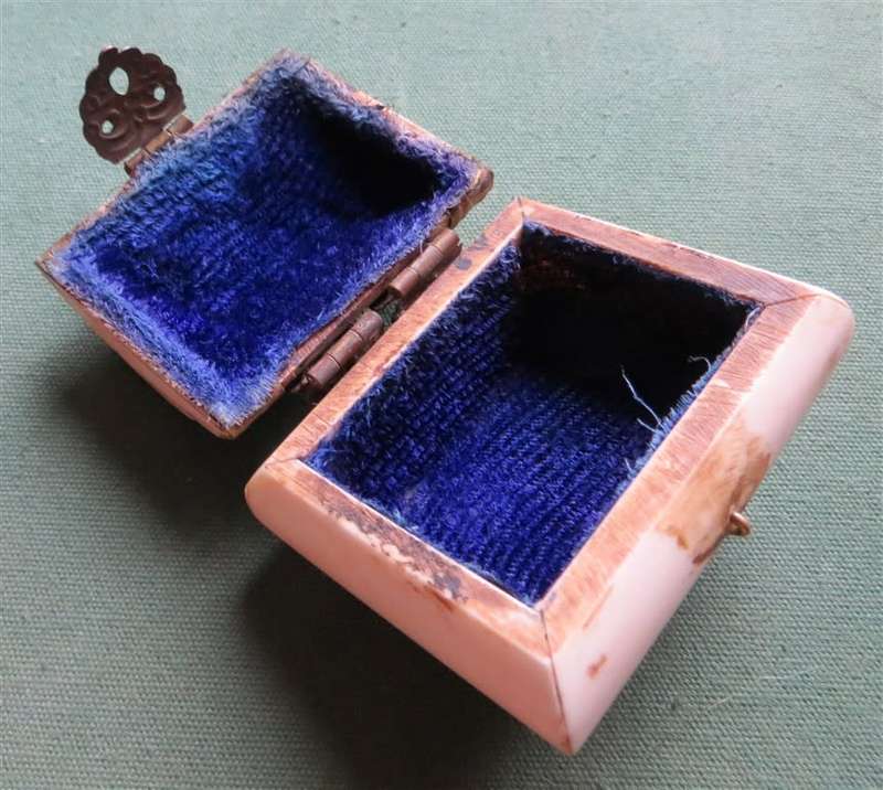 Vintage / Antique Asian Small Trinket/Jewellery Box - Ornate