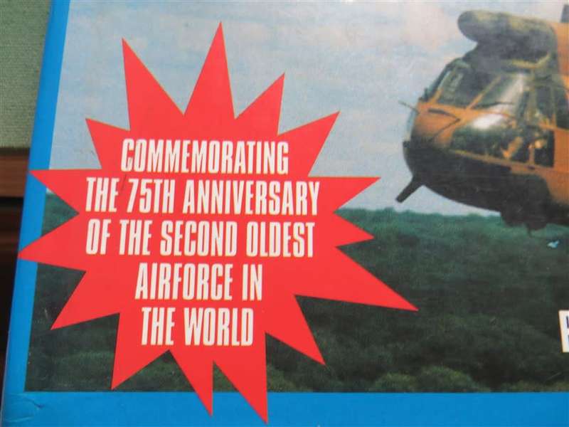 The South African Airforce at War - M.N Louw & M.S Bouwer