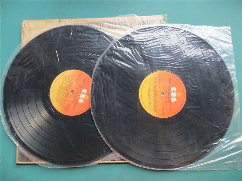 Vintage Vinyl LP - Willie Nelson - Honeysuckle Rose VG/VG