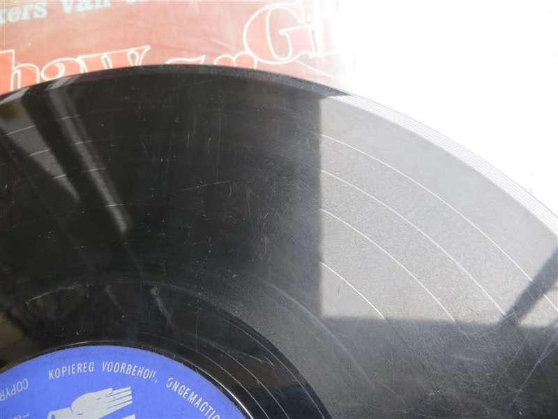 Vintage Vinyl LP - Min Shaw - Groete SA Army tribute - memrobilia /record poor condition
