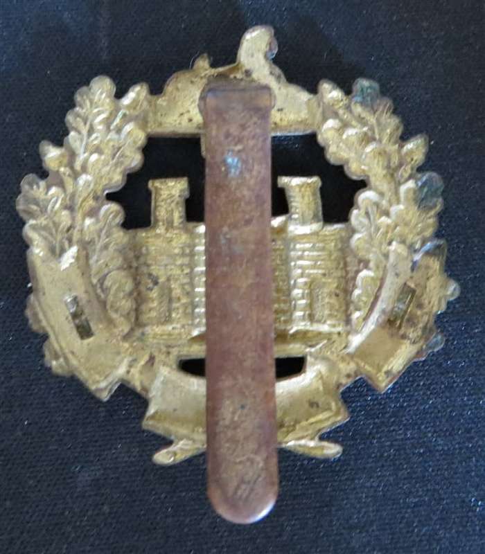 Essex regiment - Egypt Bi Metal cap badge - Slide type