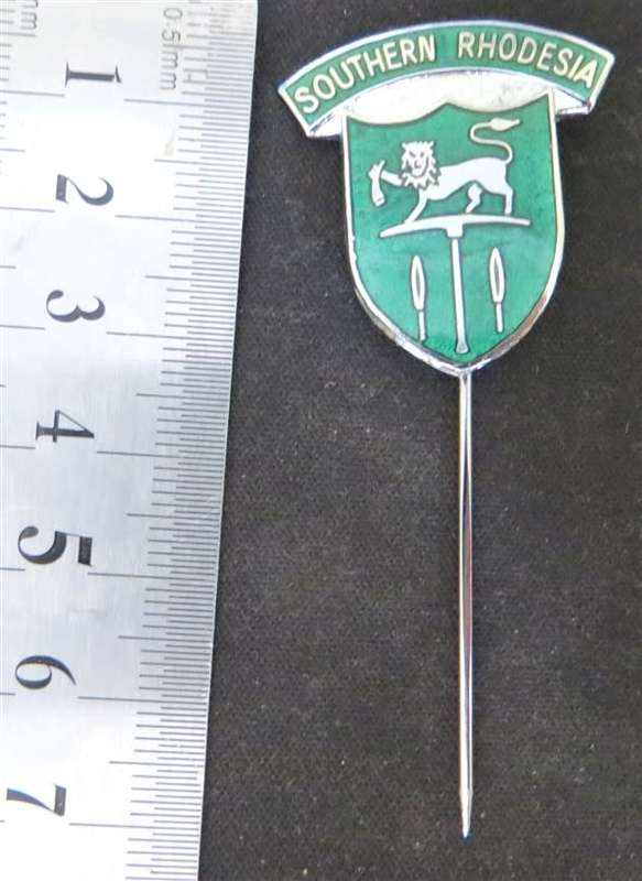 Small Southern Rhodesia Green Lapel Pin Badge  Unknown