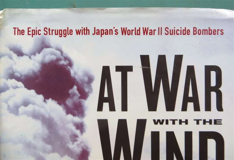 At War with the Wind - Japanese Suicide bombers - David Sears