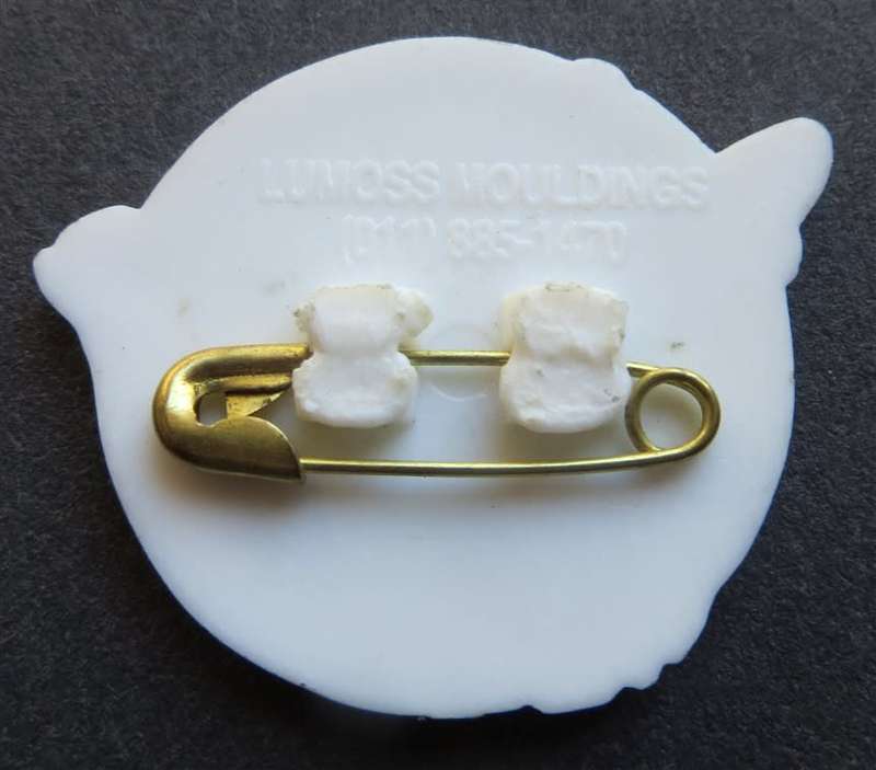 1993 SA Peace Doves Plastic Badge