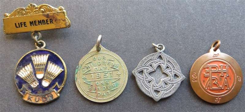 4 x Medallions - Unknown Assortment - 1 Bid