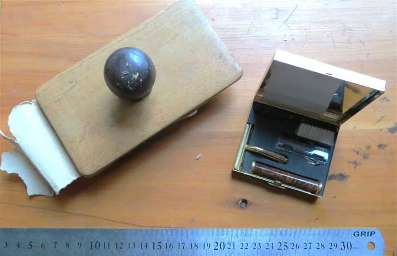 Blotter Stamping Block + Vanity Kit in Metal Box with Mirror