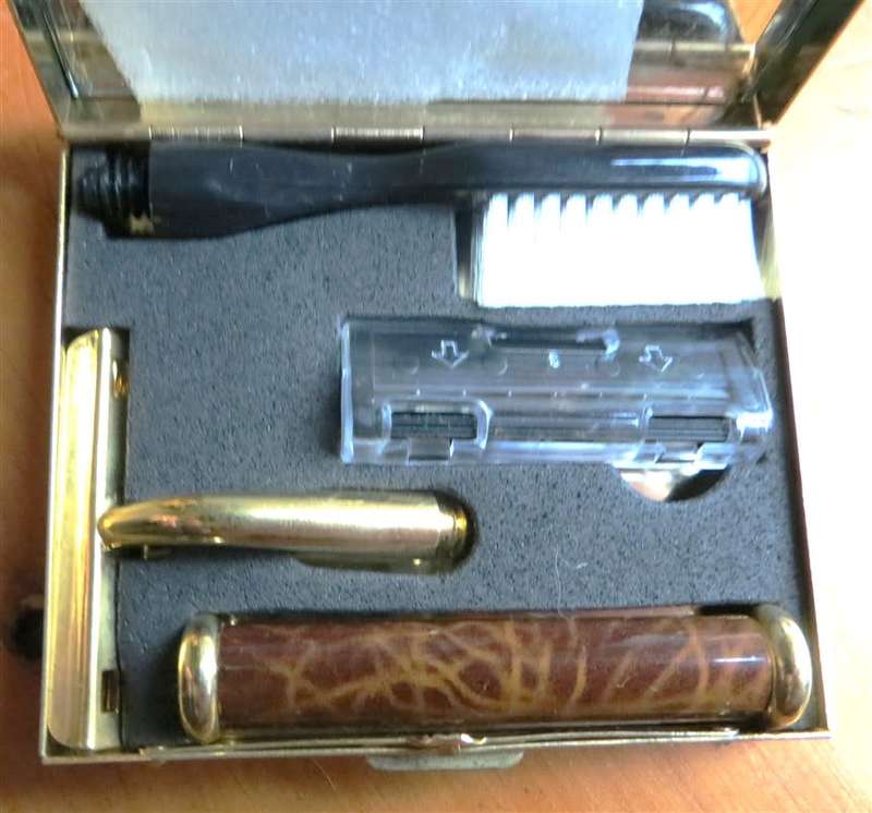 Blotter Stamping Block + Vanity Kit in Metal Box with Mirror