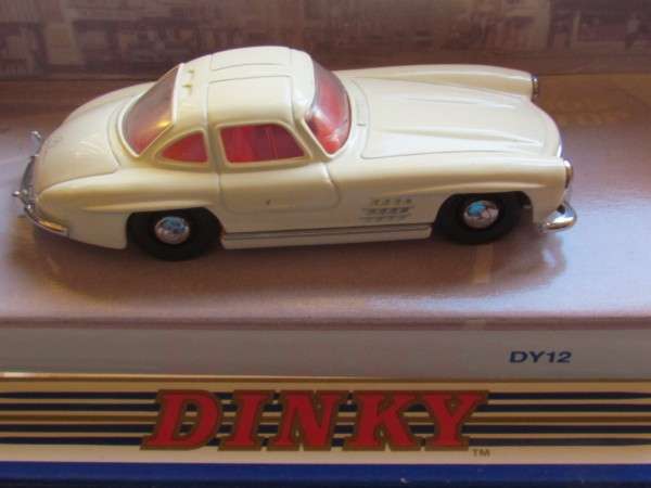 DINKY MERC GULLWING - CREAM - MINT IN BOX -  R1 START!!!!!