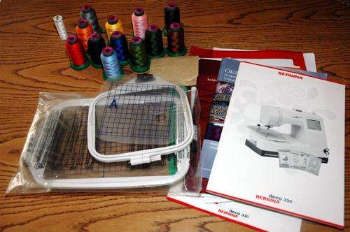 Bernina Deco 330  Embroidery machine - Magicbox and extras - Like new