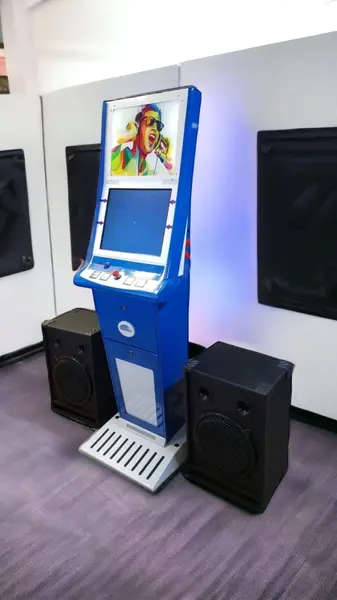 JukeBox With Speakers Home and coin  Use