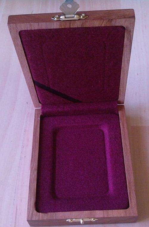 1 Slab solid Kiaat Display case