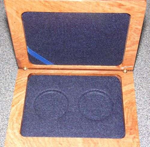 Rosewood display for 2 x 45mm medallions