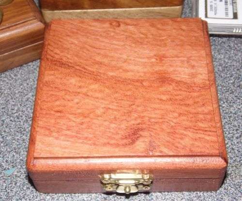 Rosewood display for 1 x 45mm medallions