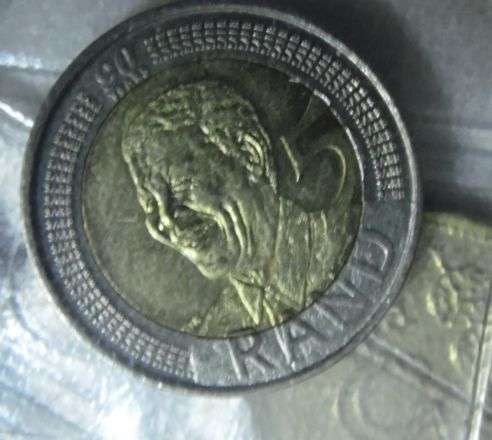 Circulated Collection coins from all over the world incl 9 x R5 unc Mandela coins