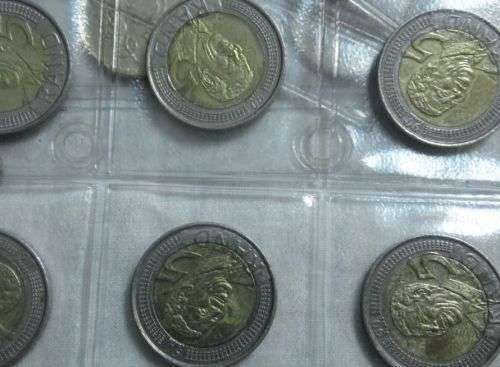 Circulated Collection coins from all over the world incl 9 x R5 unc Mandela coins