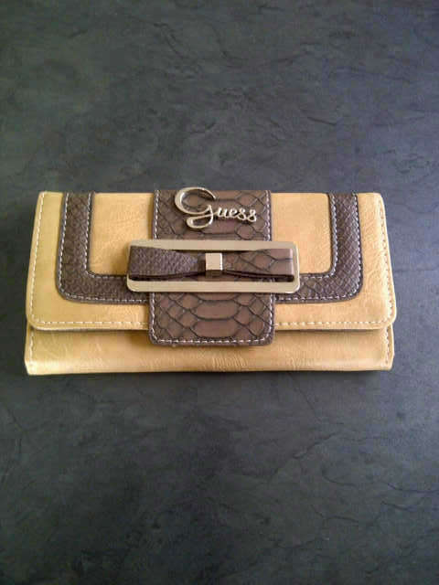 GUESS WALLETS
