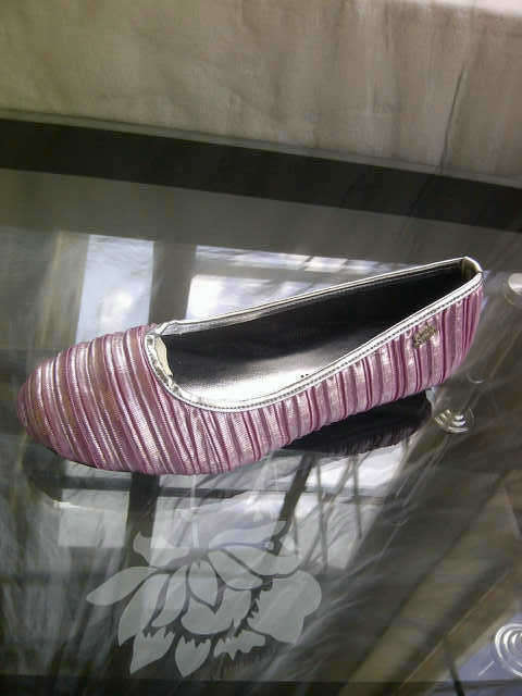 BURBERRY ROUGH PINK PUMP